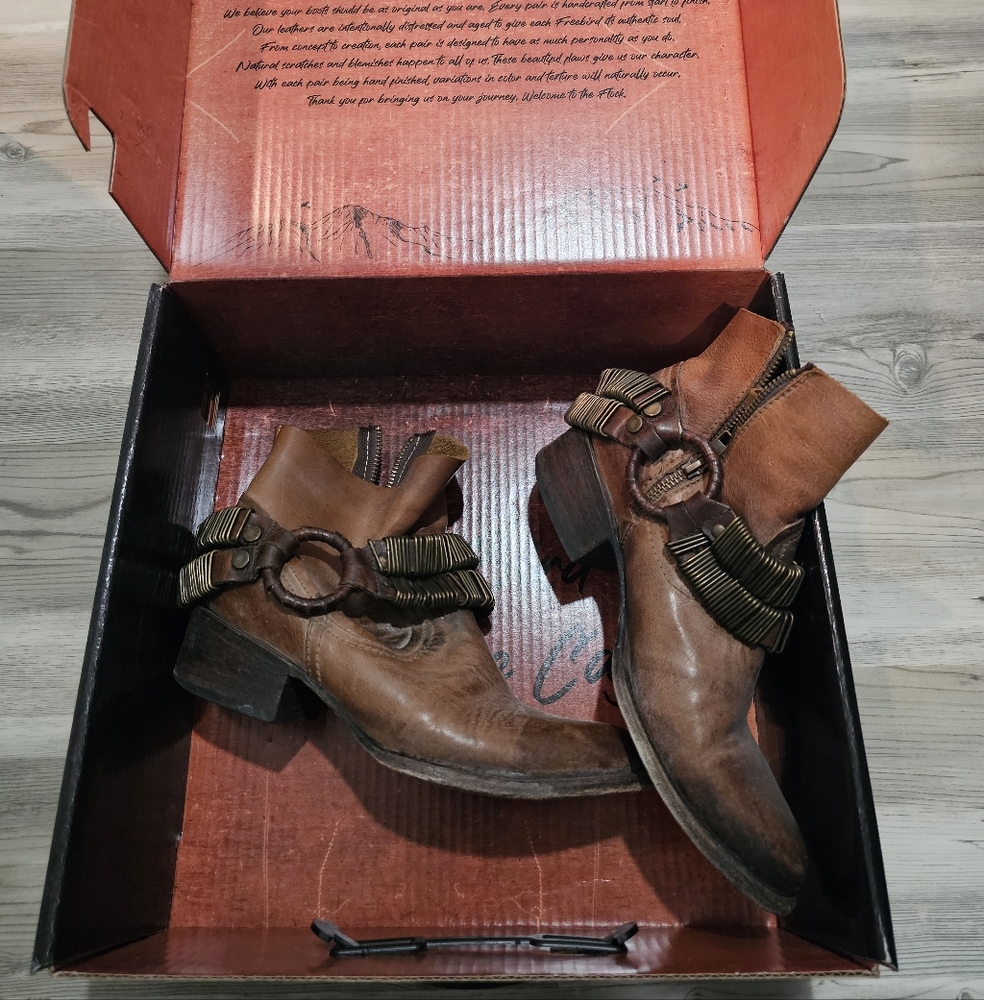 Freebird by Steven Evil Bootie Genuine Leather Upper and‎ Sole Women Sz 8
